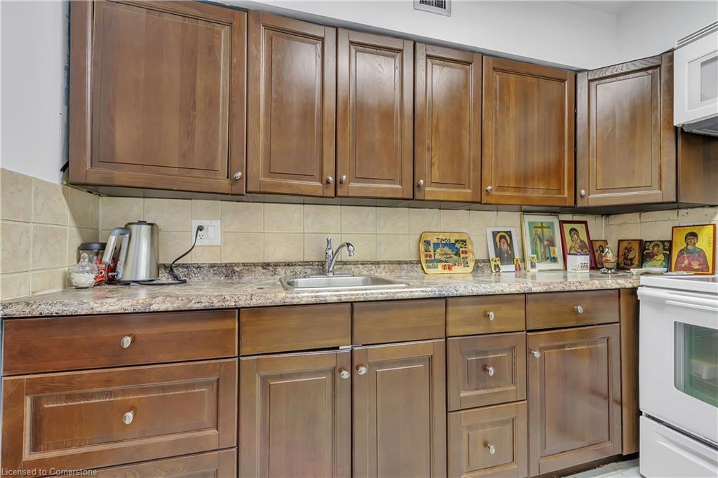 756-24 Southport Street Property Photo 15