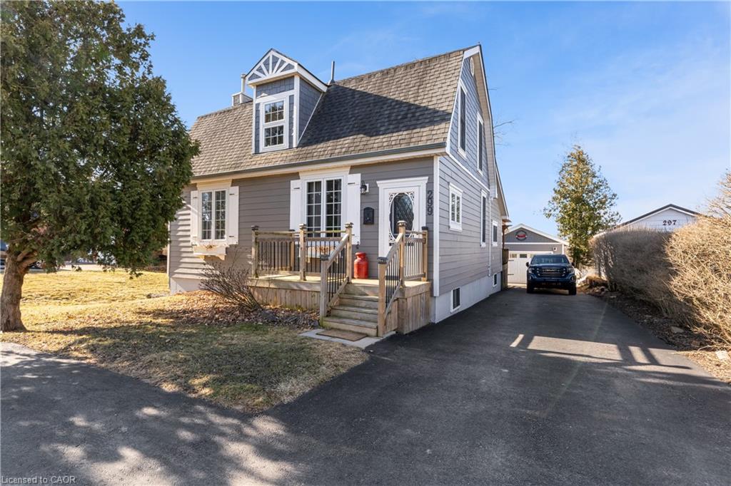 299 Caithness Street E Property Photo 1