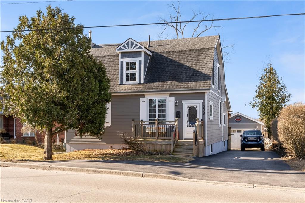 299 Caithness Street E Property Photo 2