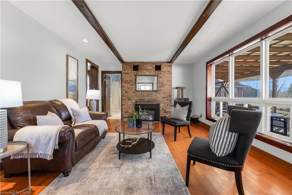 299 Caithness Street E Property Photo 12