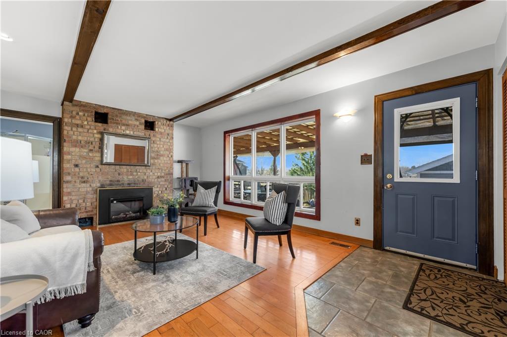 299 Caithness Street E Property Photo 13