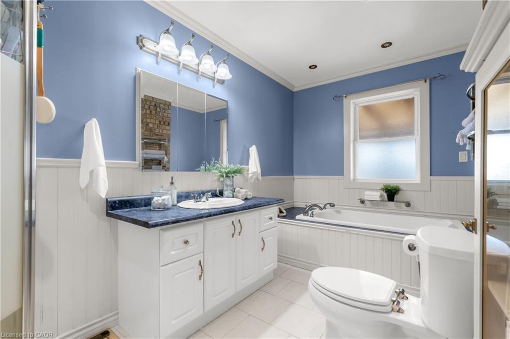 299 Caithness Street E Property Photo 16