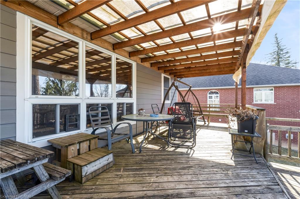 299 Caithness Street E Property Photo 27