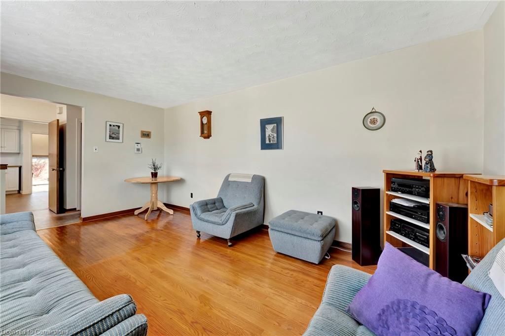 429 Norrie Crescent Property Photo 8