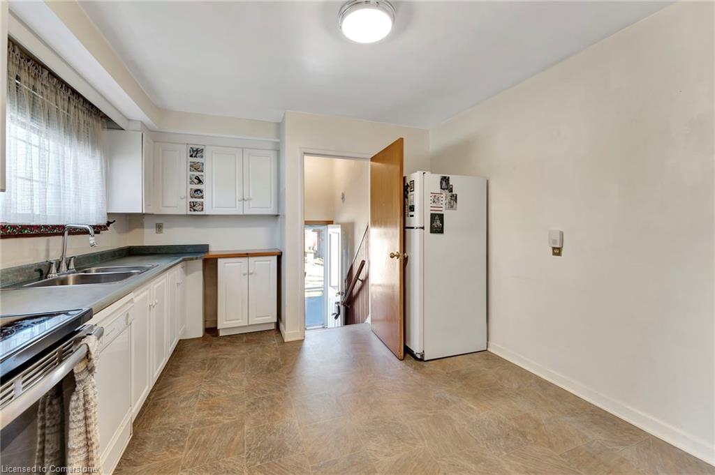 429 Norrie Crescent Property Photo 10