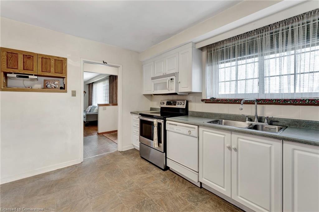429 Norrie Crescent Property Photo 11