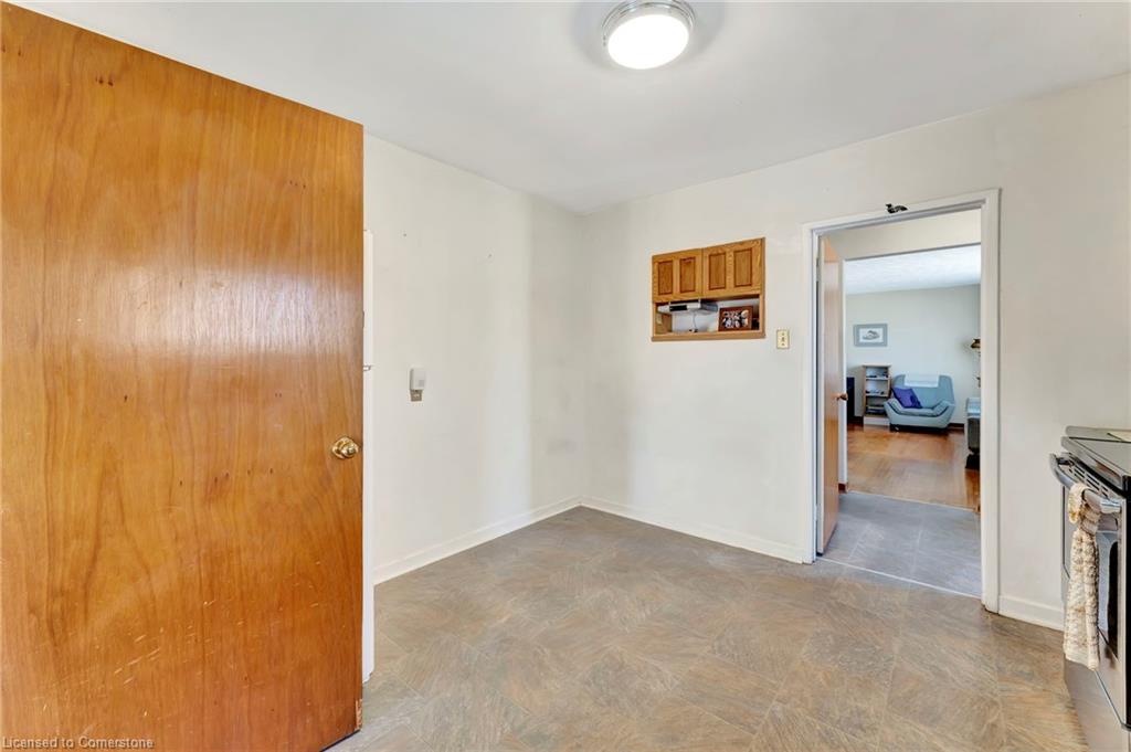 429 Norrie Crescent Property Photo 18