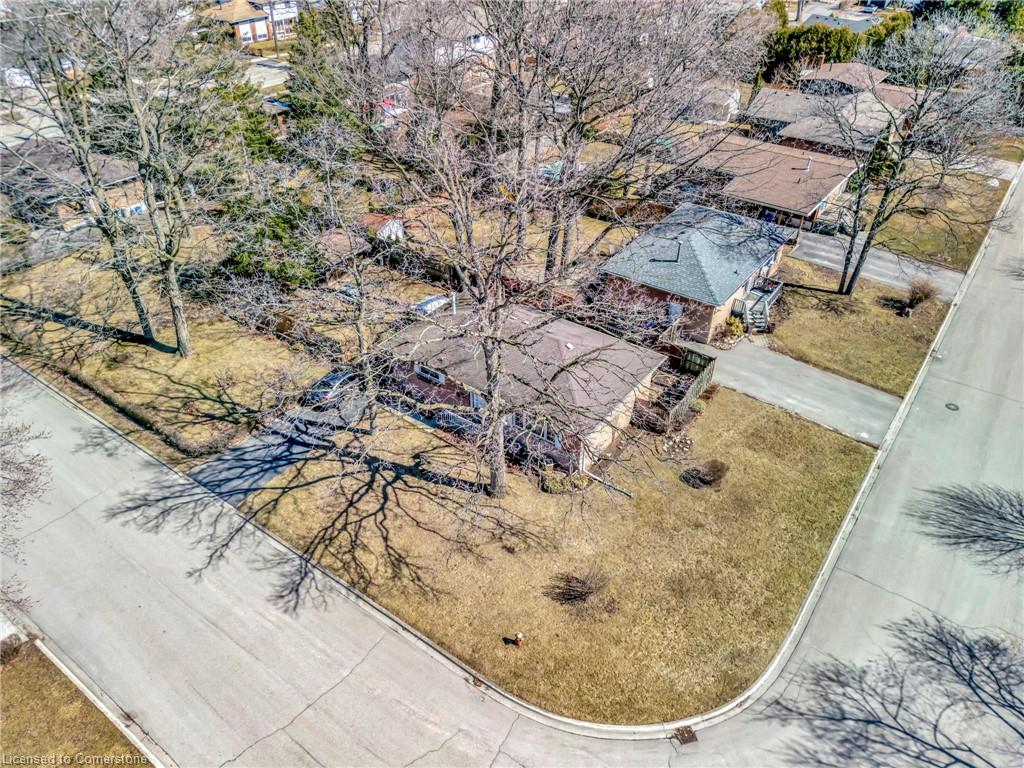 429 Norrie Crescent Property Photo 31