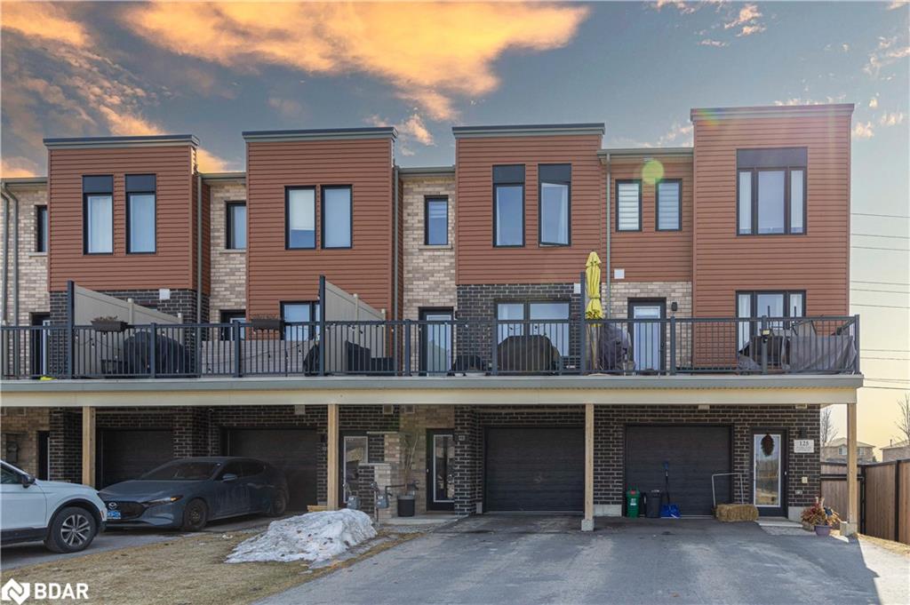 123 Fairlane Avenue Property Photo