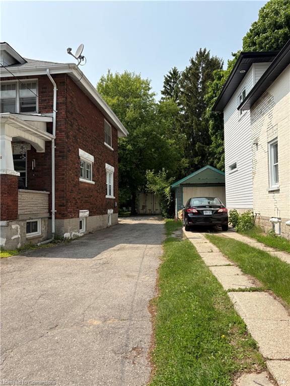 320 Guelph Street Property Photo 4