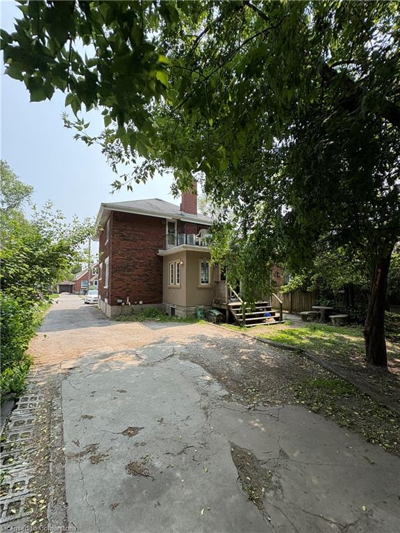 320 Guelph Street Property Photo 22