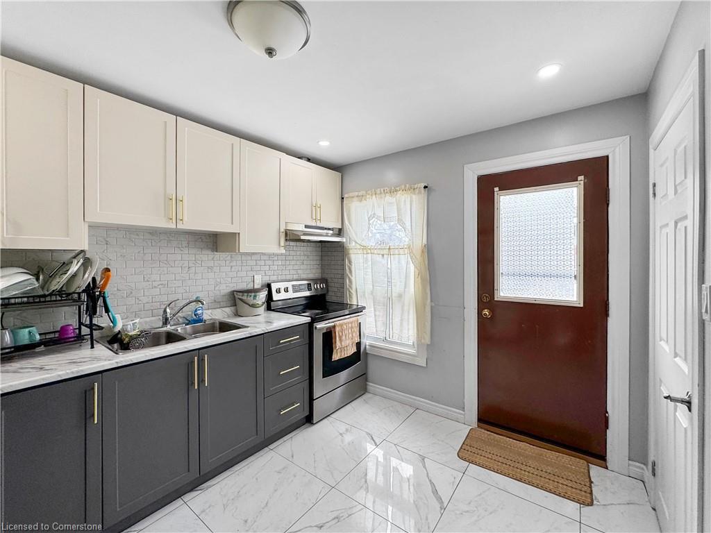 55 Connaught Avenue N Property Photo 5