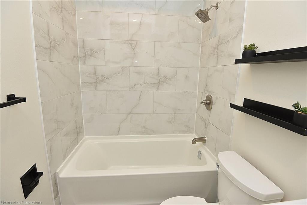 3305-150 Charlton Avenue E Property Photo 20