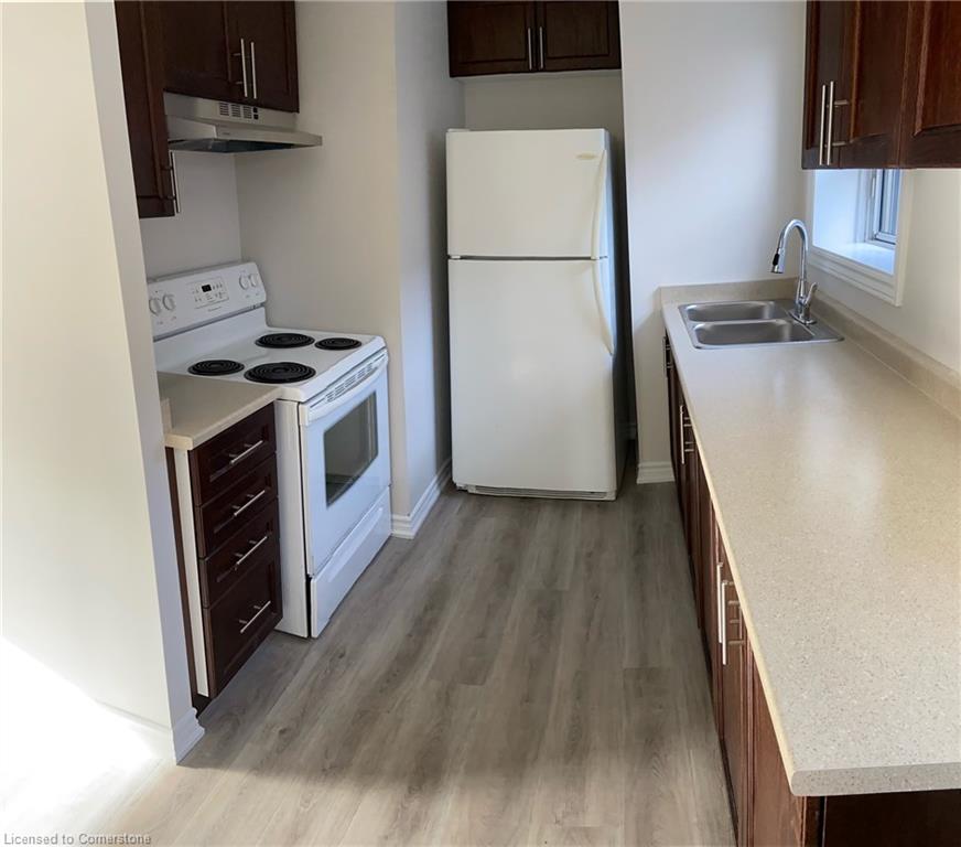 314 Lakeshore Road W Property Photo 5