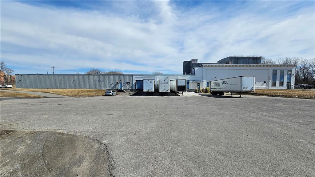 127 Dufferin Avenue Property Photo 8
