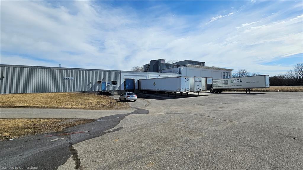 127 Dufferin Avenue Property Photo 9