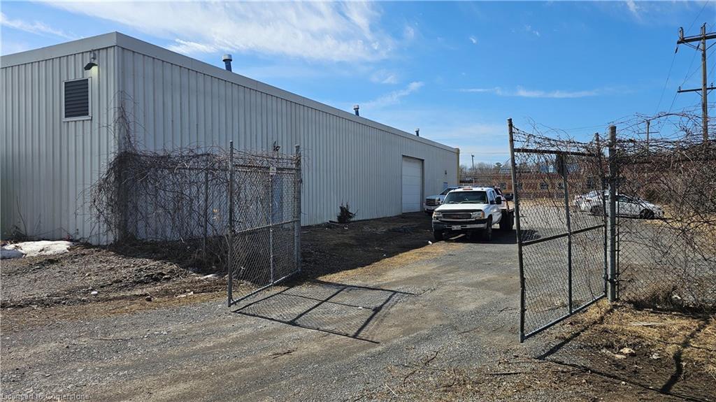 127 Dufferin Avenue Property Photo 13