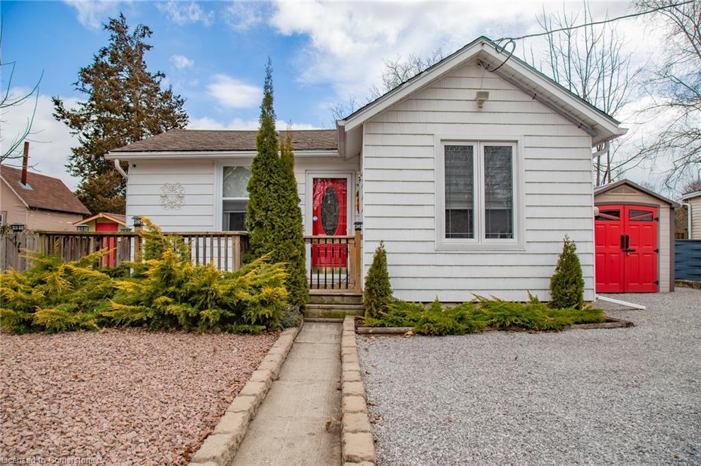 108 Mcnab Street E Property Photo 1