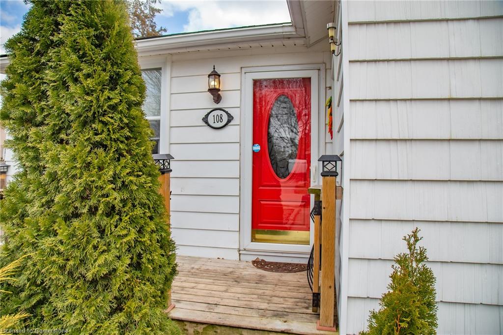 108 Mcnab Street E Property Photo 4