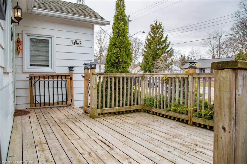 108 Mcnab Street E Property Photo 5