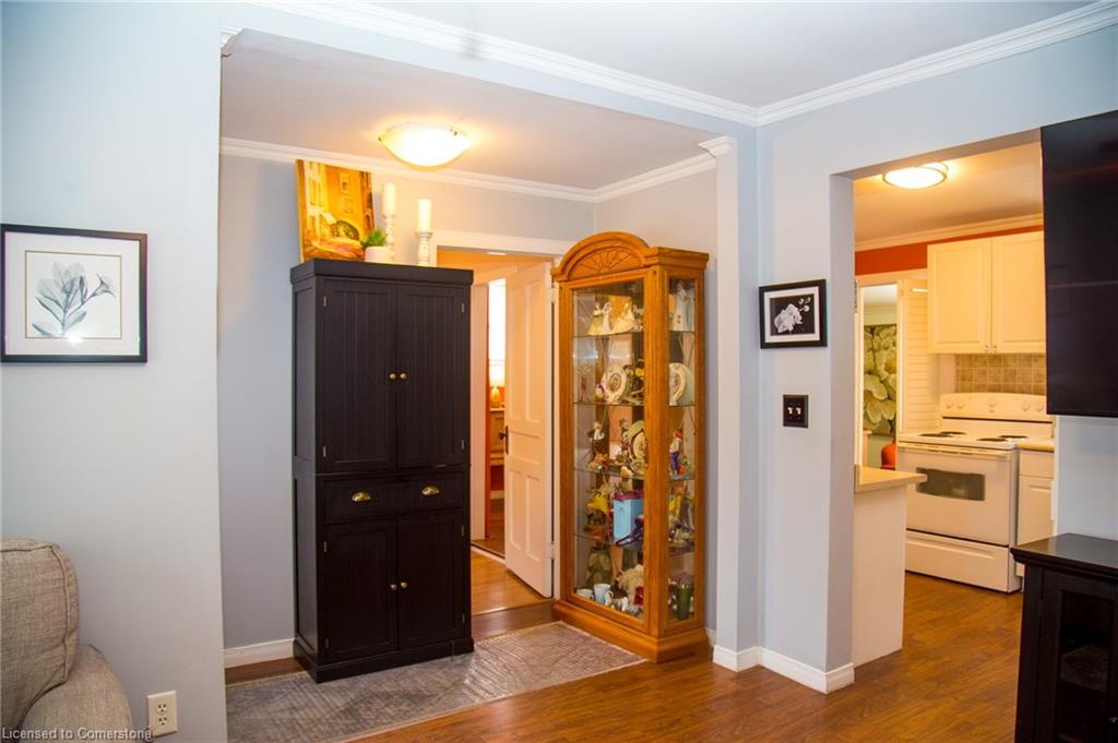 108 Mcnab Street E Property Photo 7