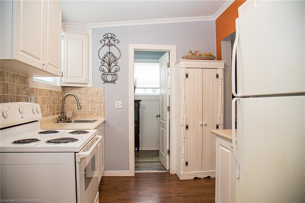 108 Mcnab Street E Property Photo 16