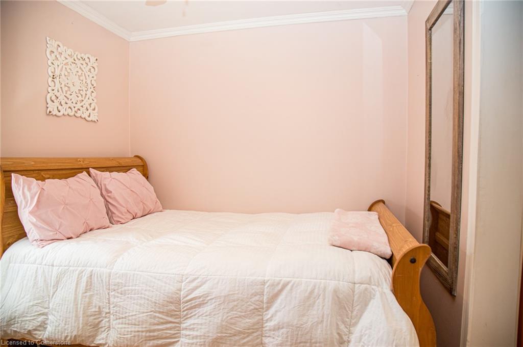 108 Mcnab Street E Property Photo 24