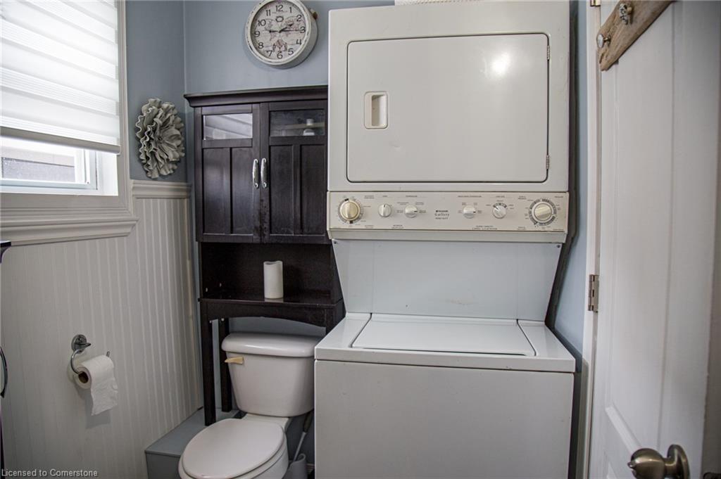 108 Mcnab Street E Property Photo 28