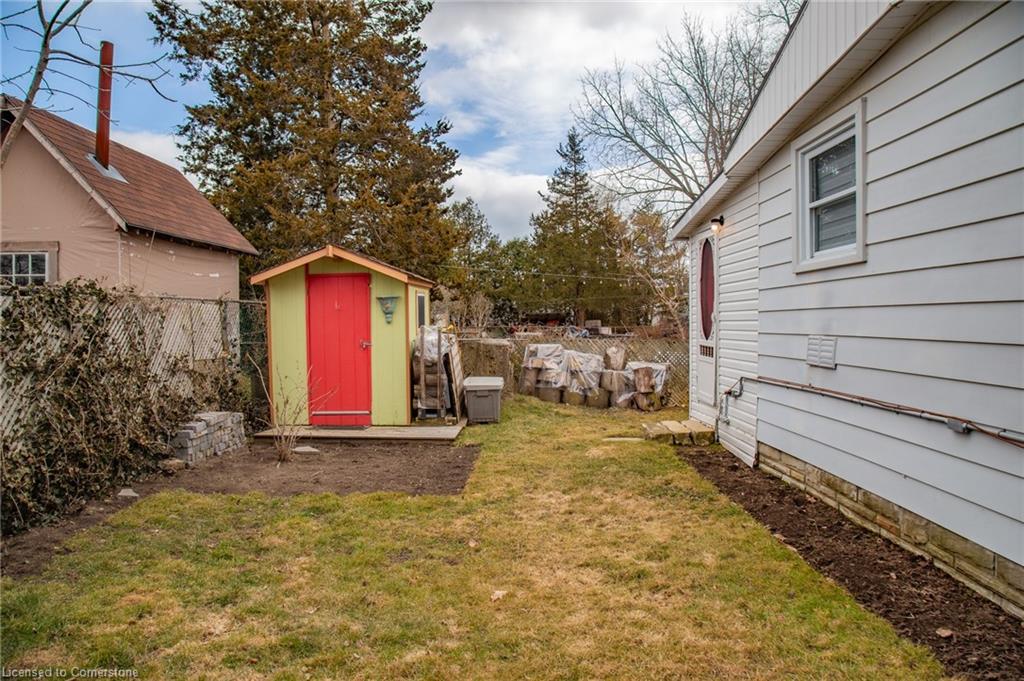 108 Mcnab Street E Property Photo 32
