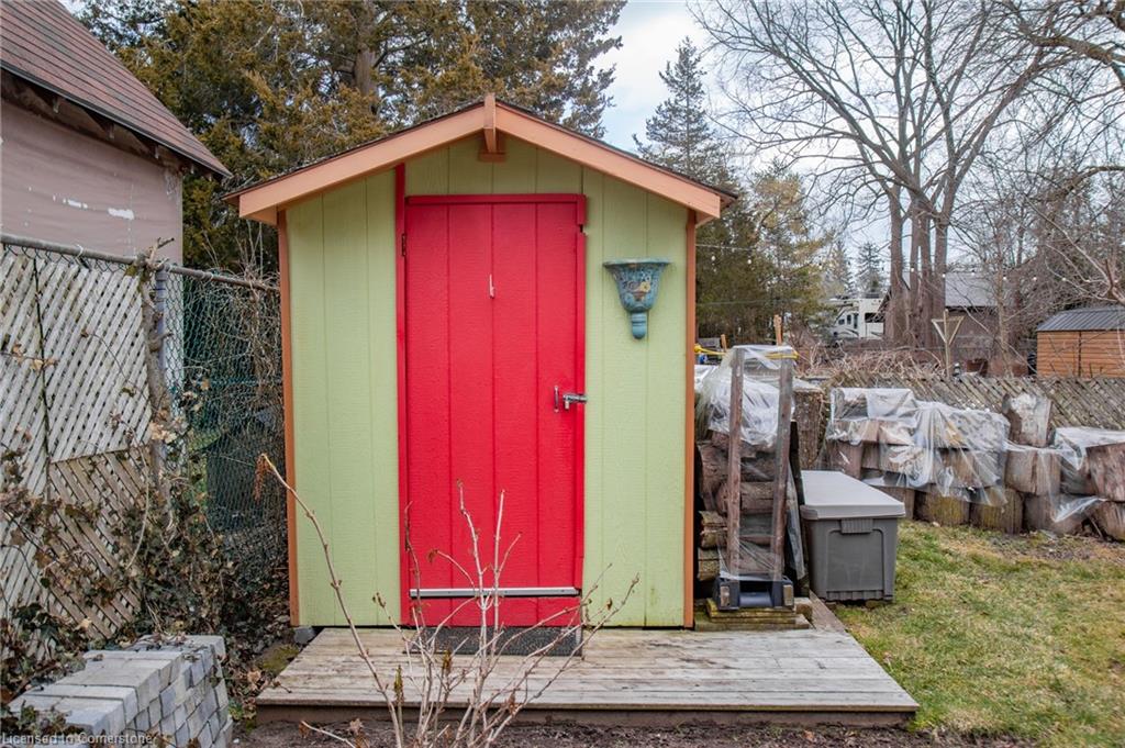 108 Mcnab Street E Property Photo 34