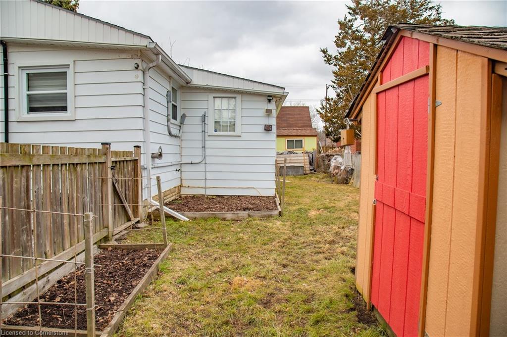 108 Mcnab Street E Property Photo 35