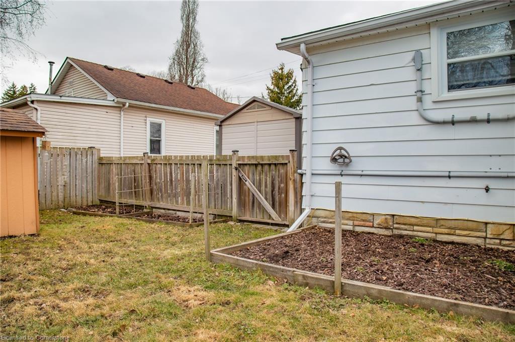 108 Mcnab Street E Property Photo 37