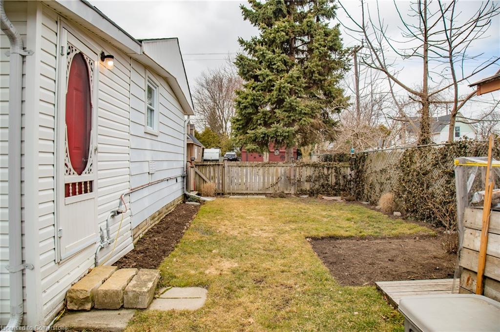 108 Mcnab Street E Property Photo 38