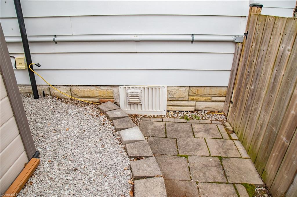 108 Mcnab Street E Property Photo 40