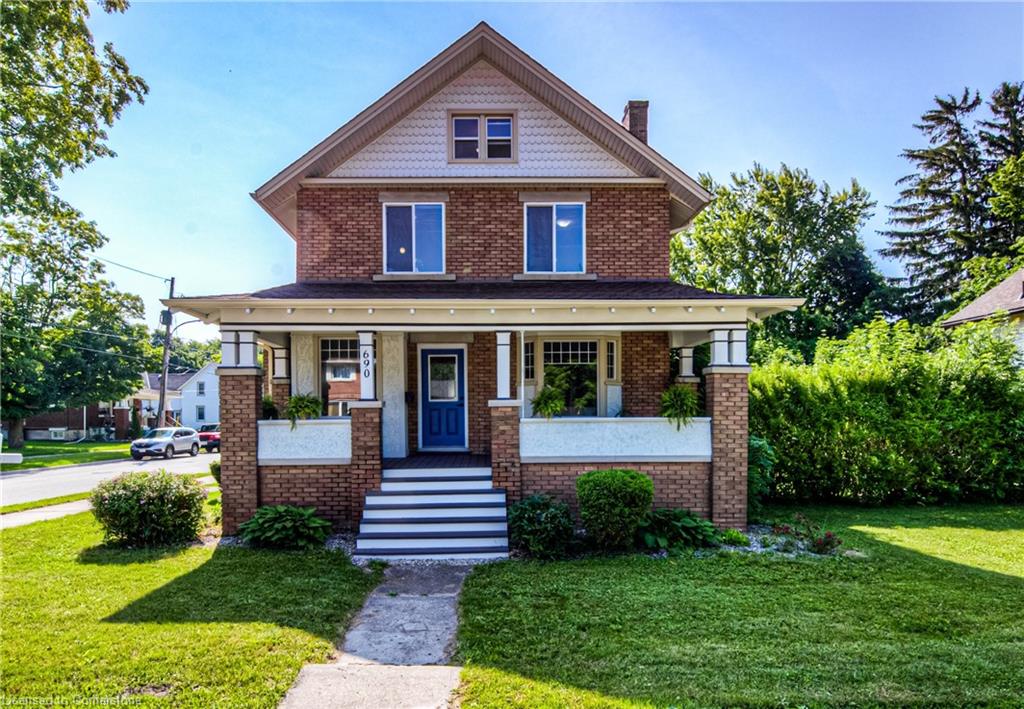 690 Wallace Avenue N Property Photo
