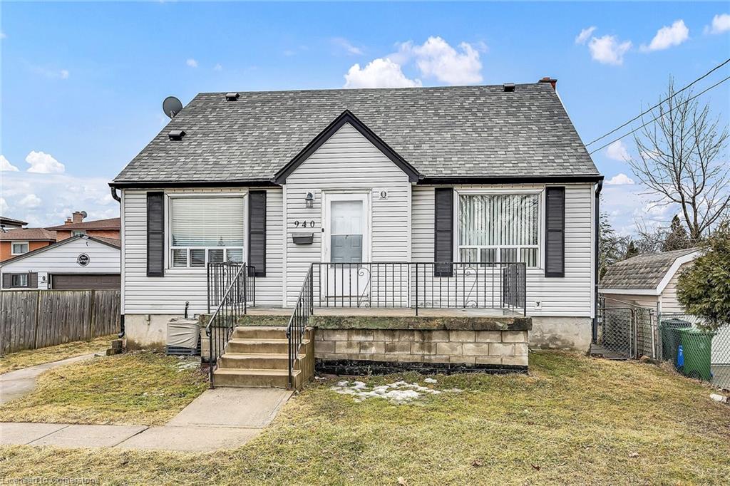 940 Mohawk Road E Property Photo