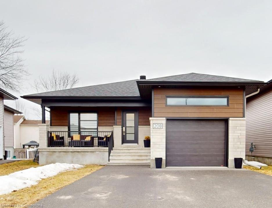 208 Filion Street Property Photo