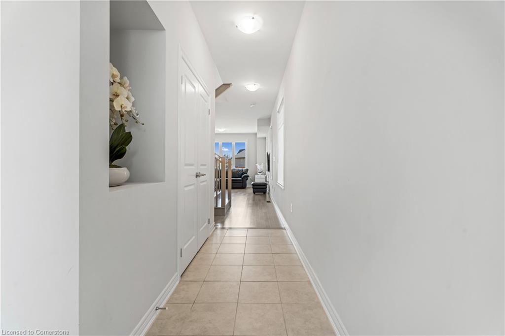 127 Starfire Crescent Property Photo 10