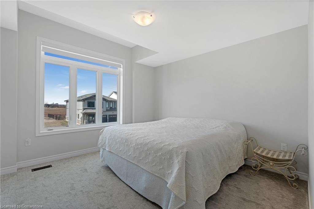 127 Starfire Crescent Property Photo 30