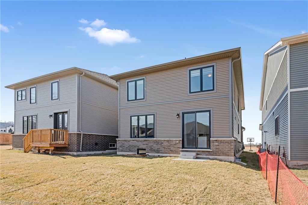 127 Starfire Crescent Property Photo 36