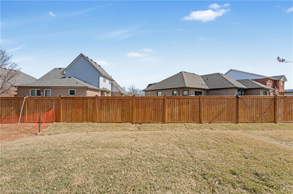 127 Starfire Crescent Property Photo 39