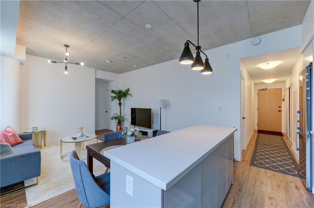 206-7 Erie Avenue Property Photo 13