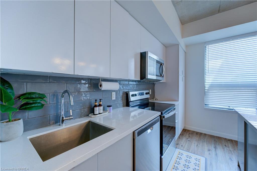 206-7 Erie Avenue Property Photo 14