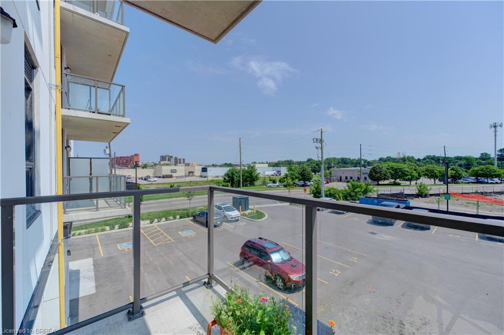 206-7 Erie Avenue Property Photo 18