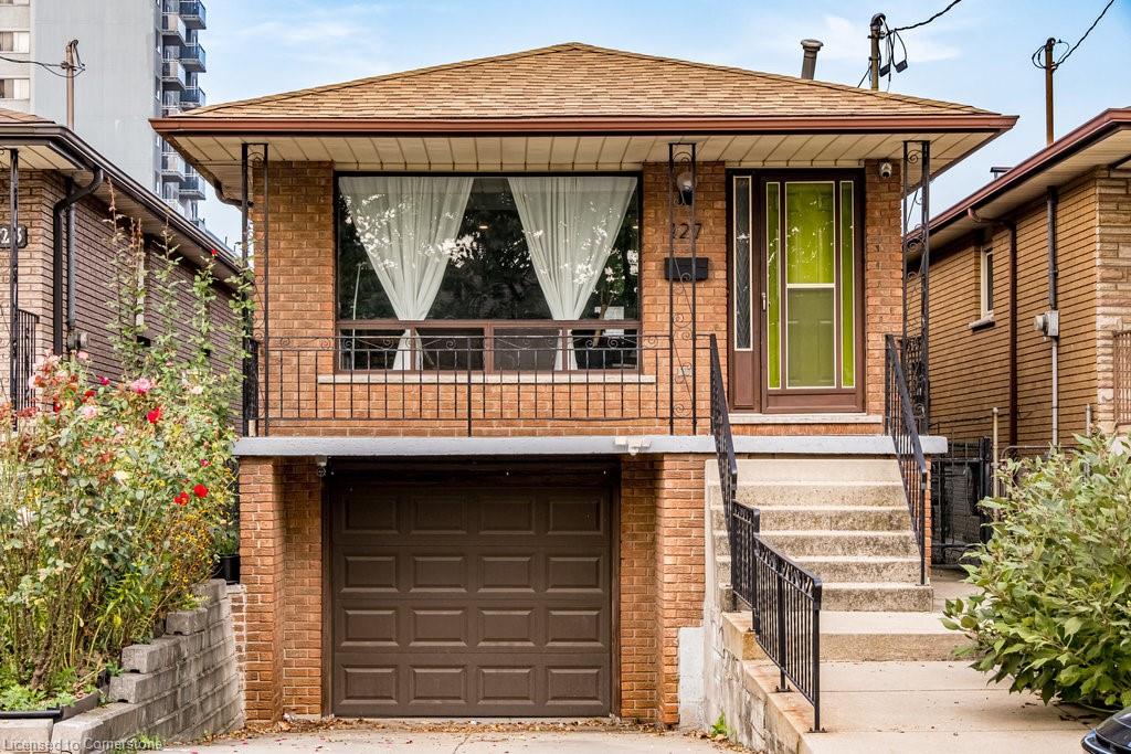 127 West Avenue N Property Photo 1