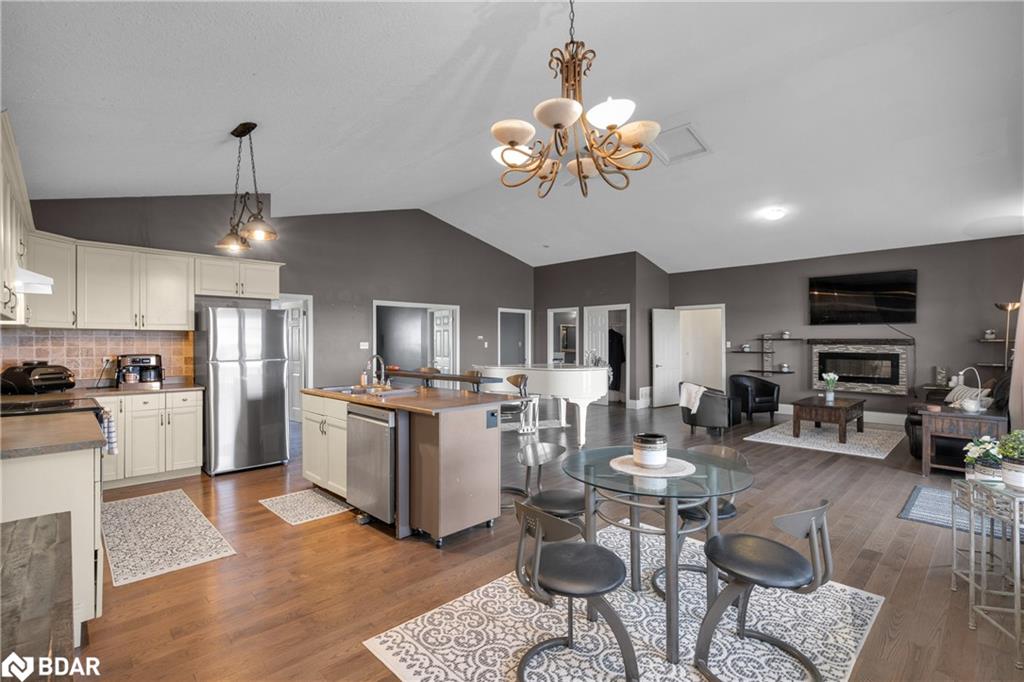 433143 4 Line Property Photo 34