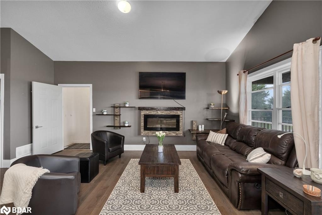 433143 4 Line Property Photo 37