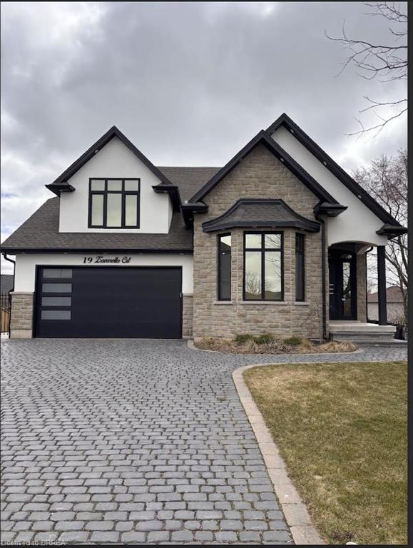 19 Zavarella Court Property Photo