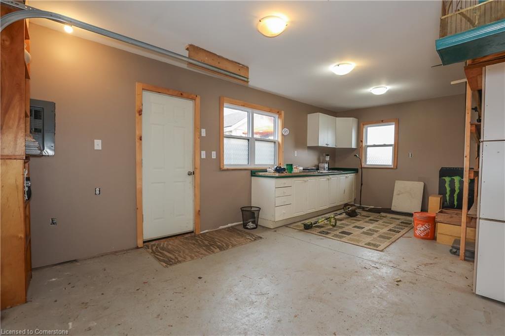 15 Adelaide Street Property Photo 13