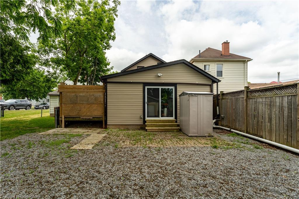 15 Adelaide Street Property Photo 19